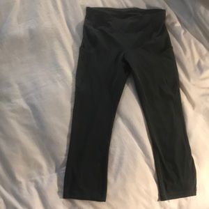Lululemon Crops size 6